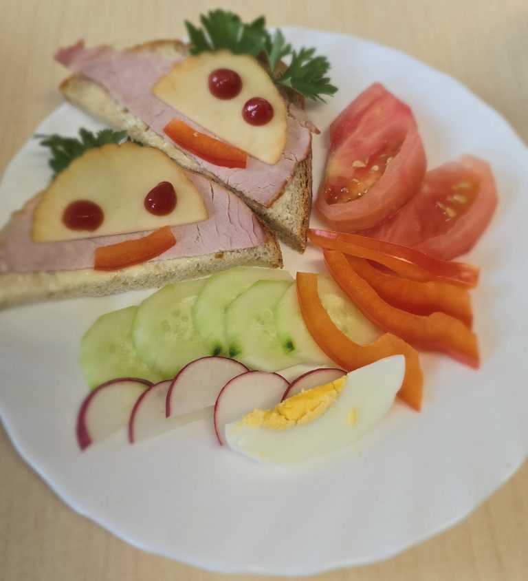 Posiłek serwowany w żłobka